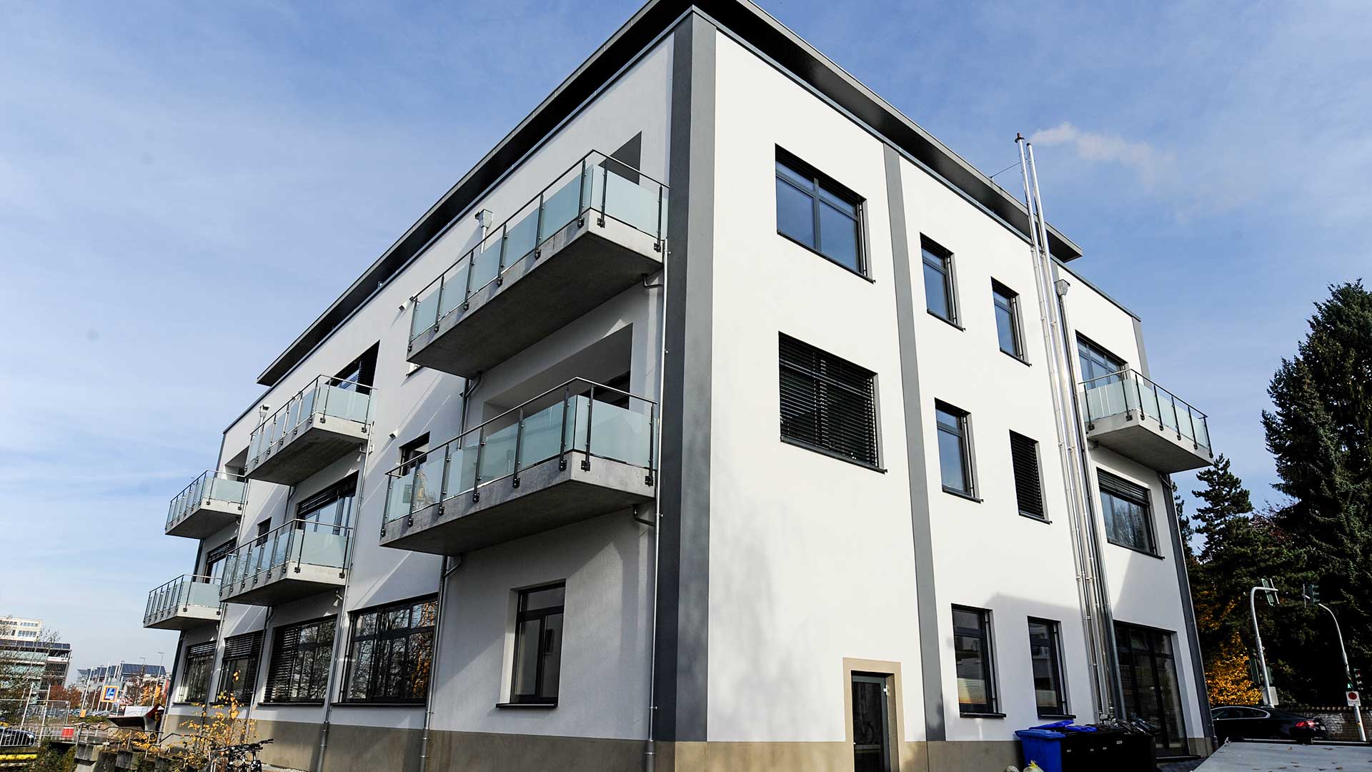 Ansicht eines Mehrfamilienhauses als Neubau